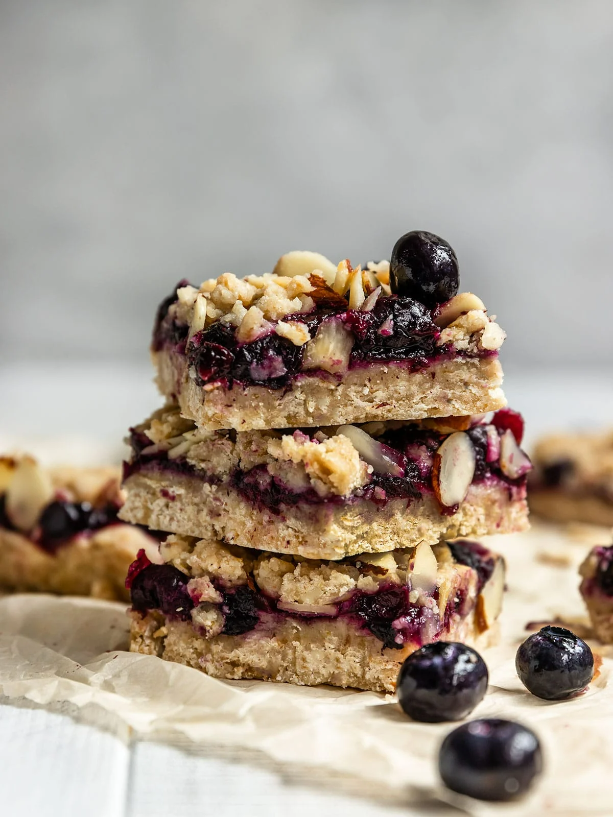 blueberry almond crumble bars
