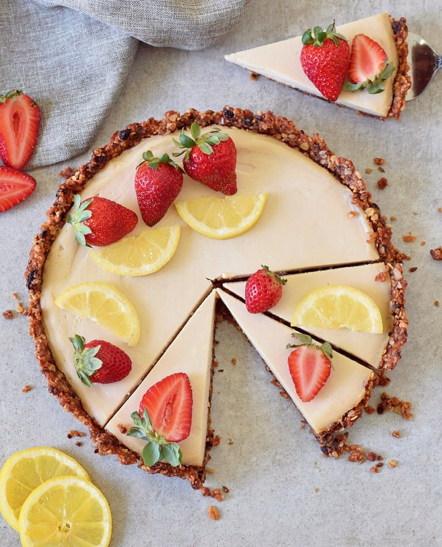 6 ingredient vegan strawberry lemon cheesecake