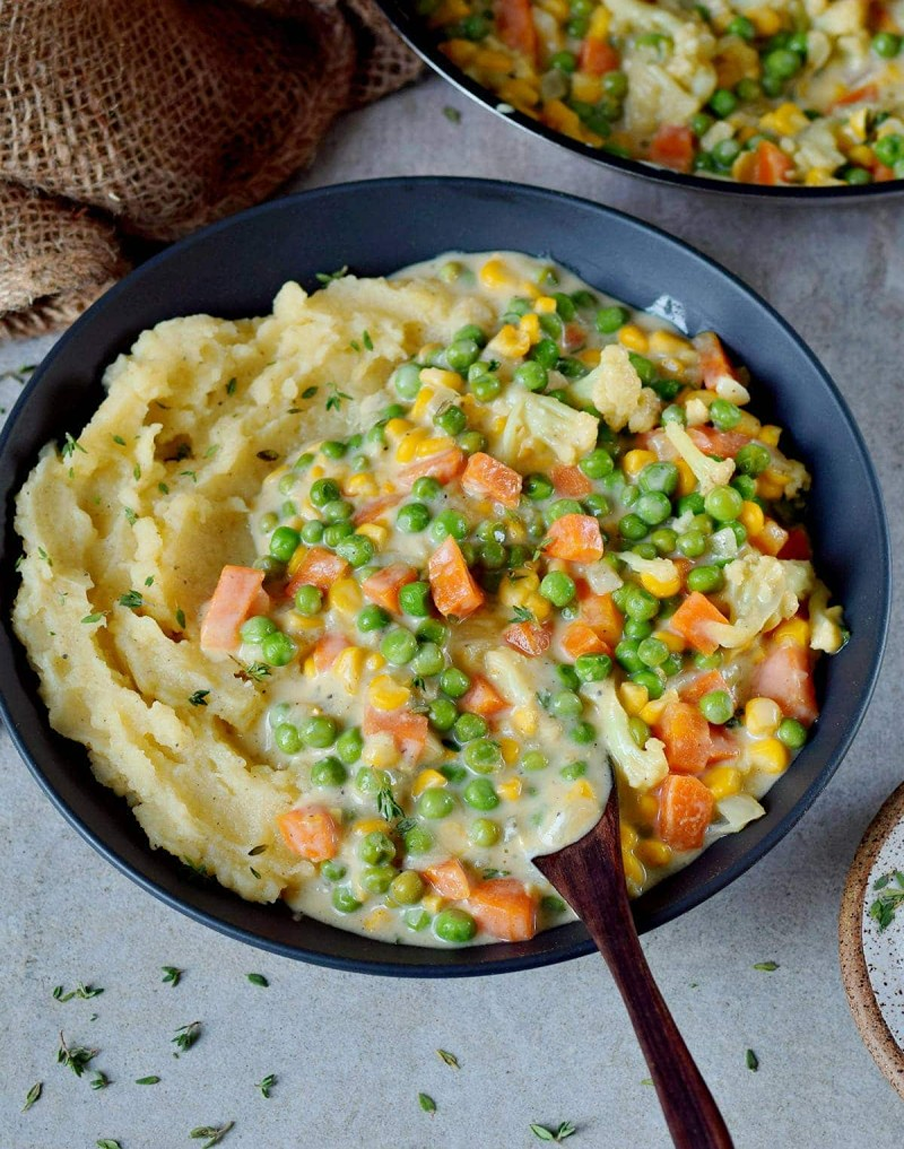 creamy mash with peas and carrots