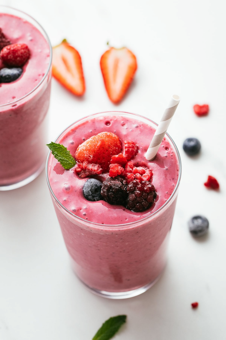 mixed berry yoghurt smoothie