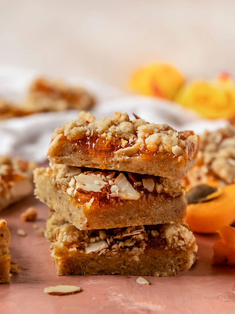 apricot crumble bars