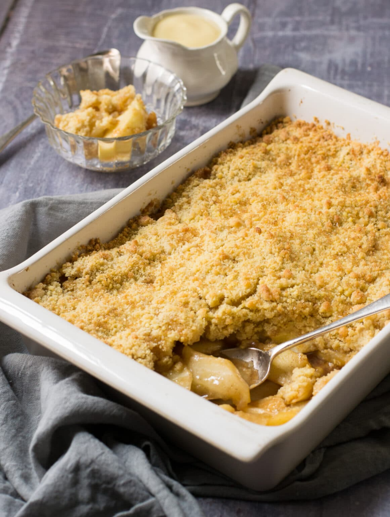 vegan apple crumble