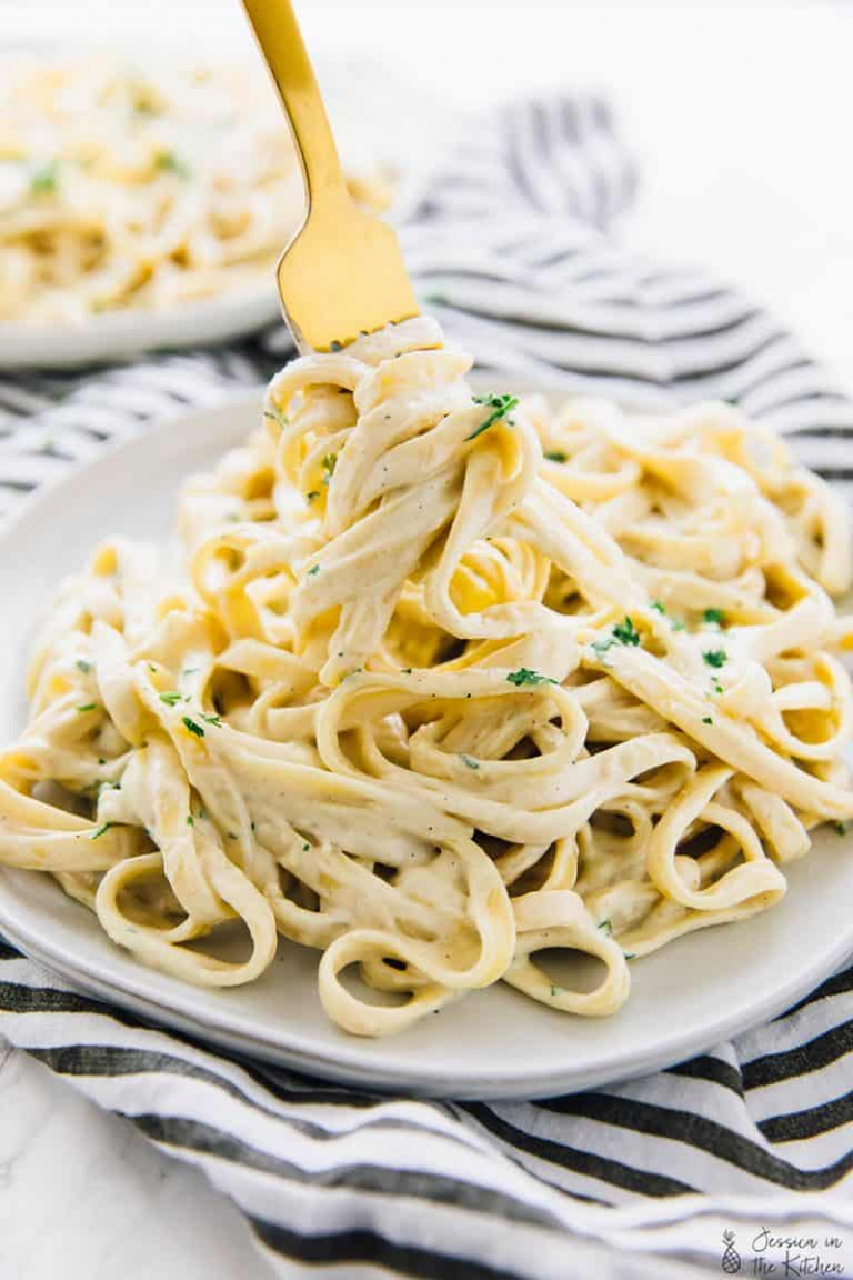 vegan garlic Alfredo