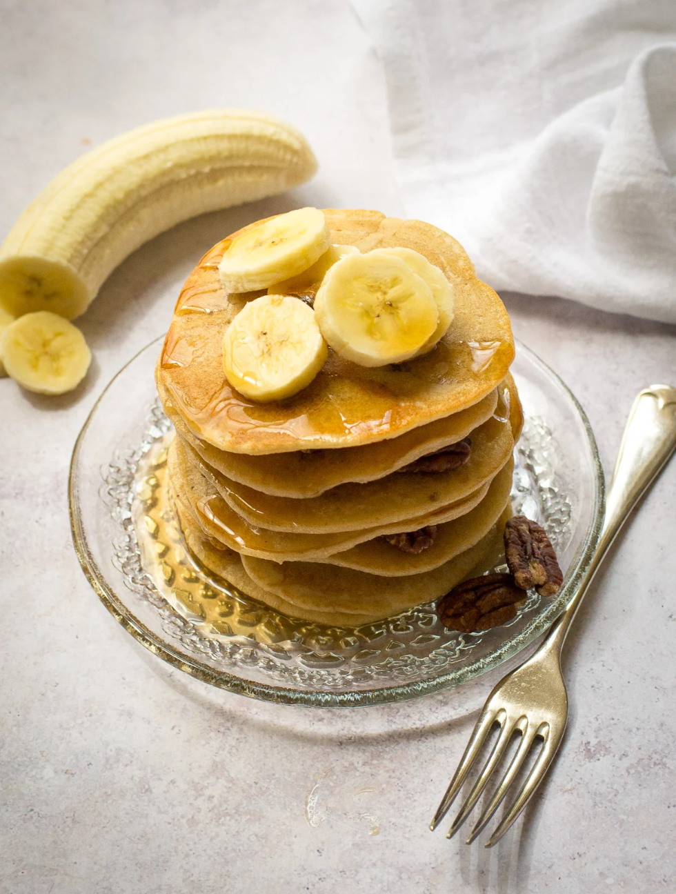 banana pecan pancakes