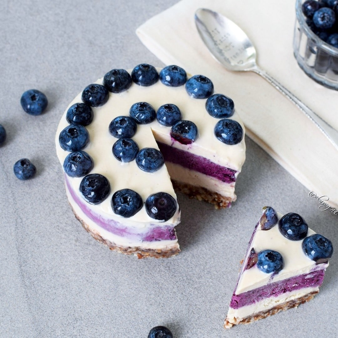 almost raw blueberry vegan cheesecake
