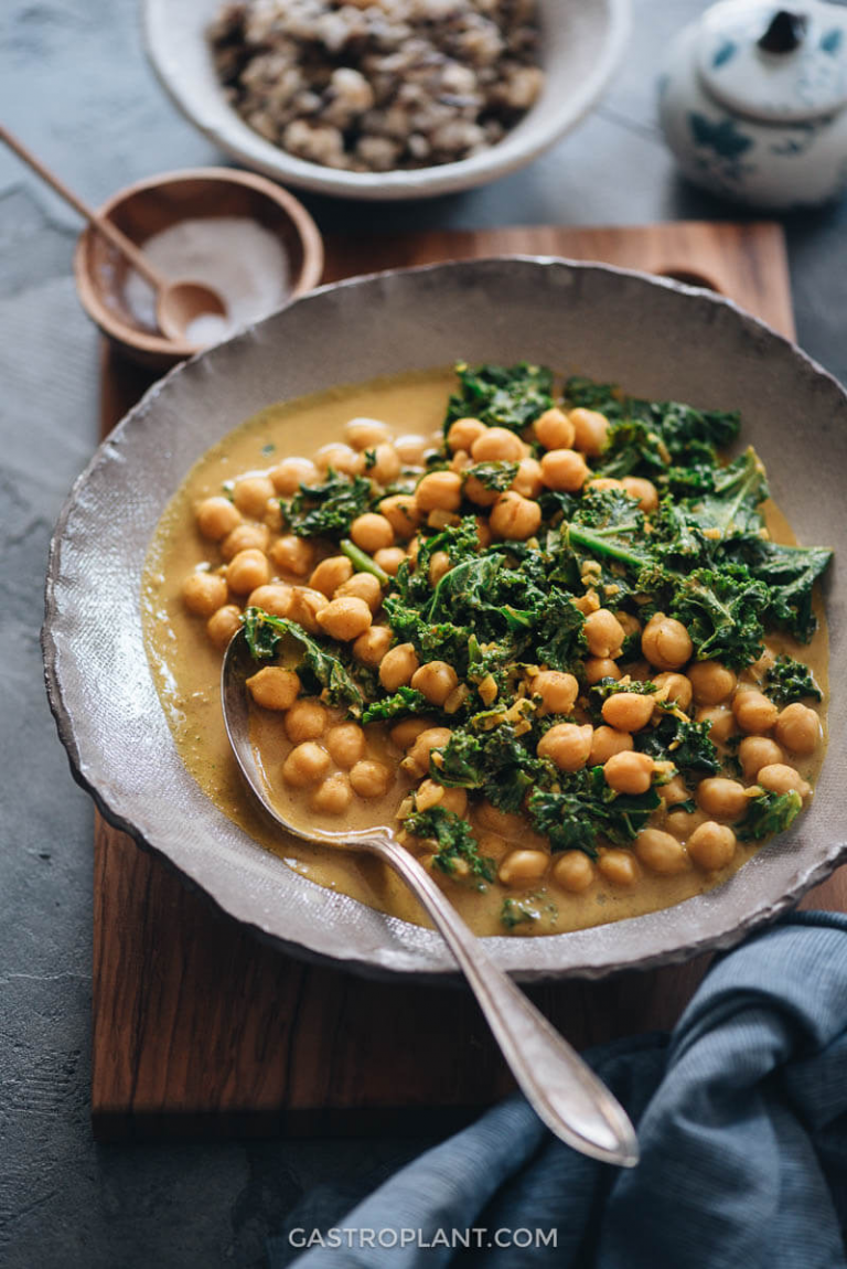chickpea curry with kale