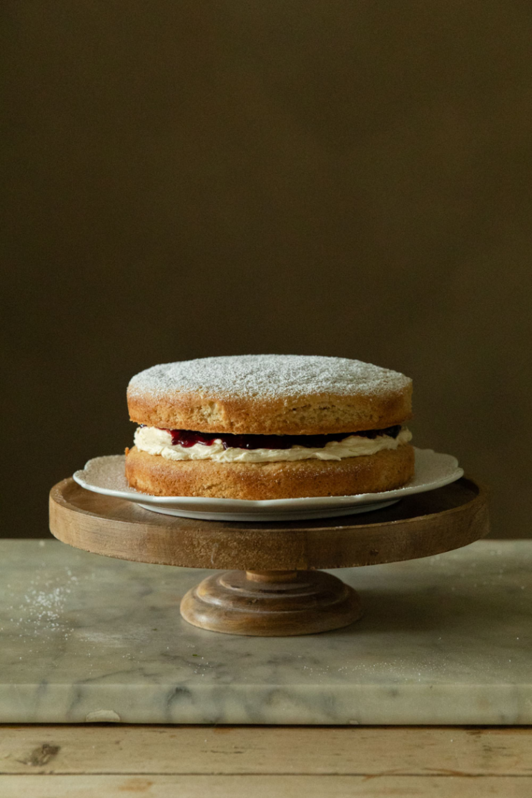 vegan Victoria sponge cake