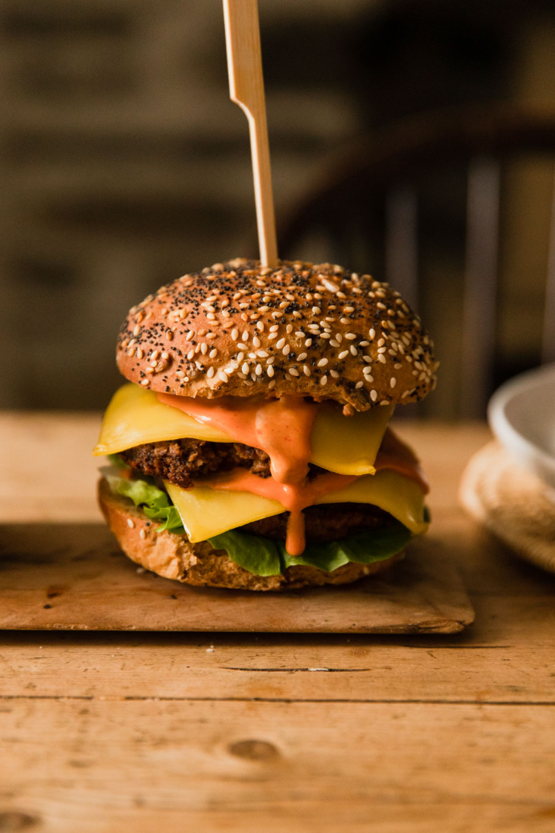 vegan cheeseburger