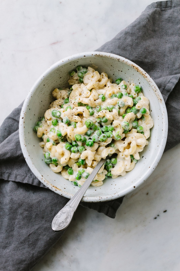 vegan macaroni cheese with peas