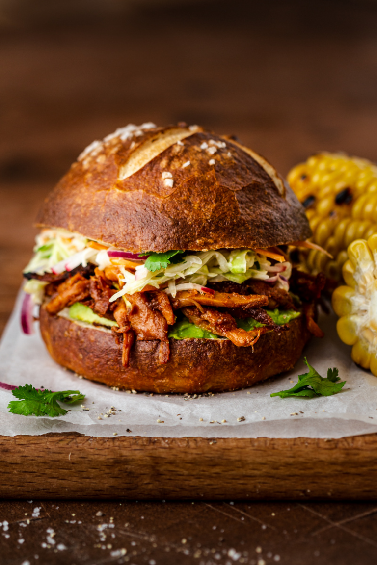 vegan pulled pork burgers