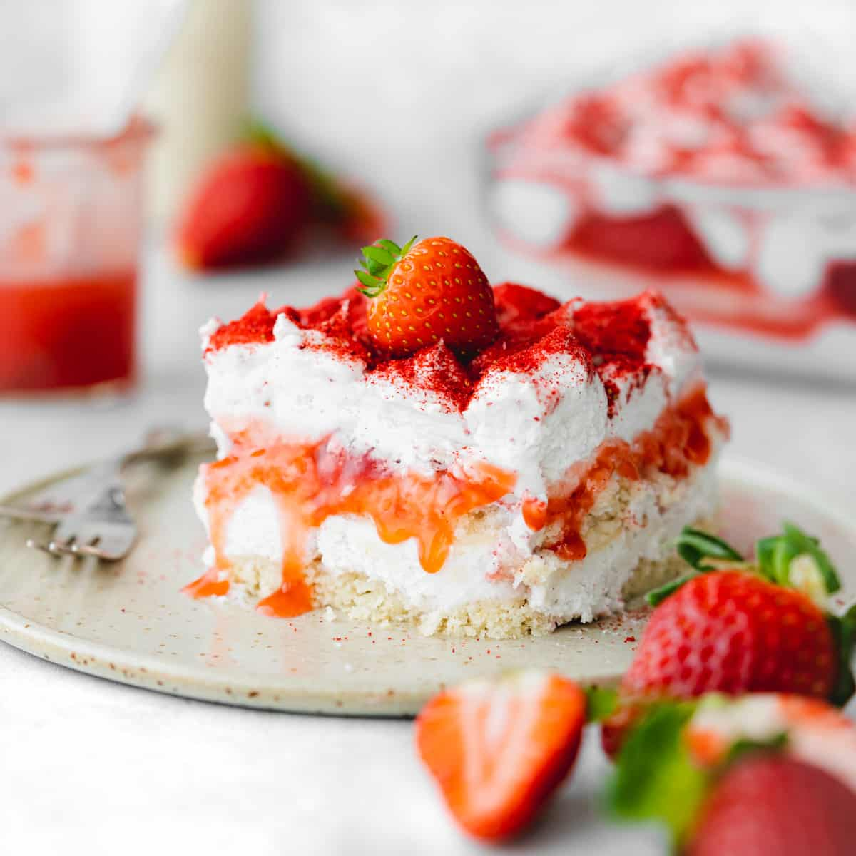 vegan strawberry tiramisu