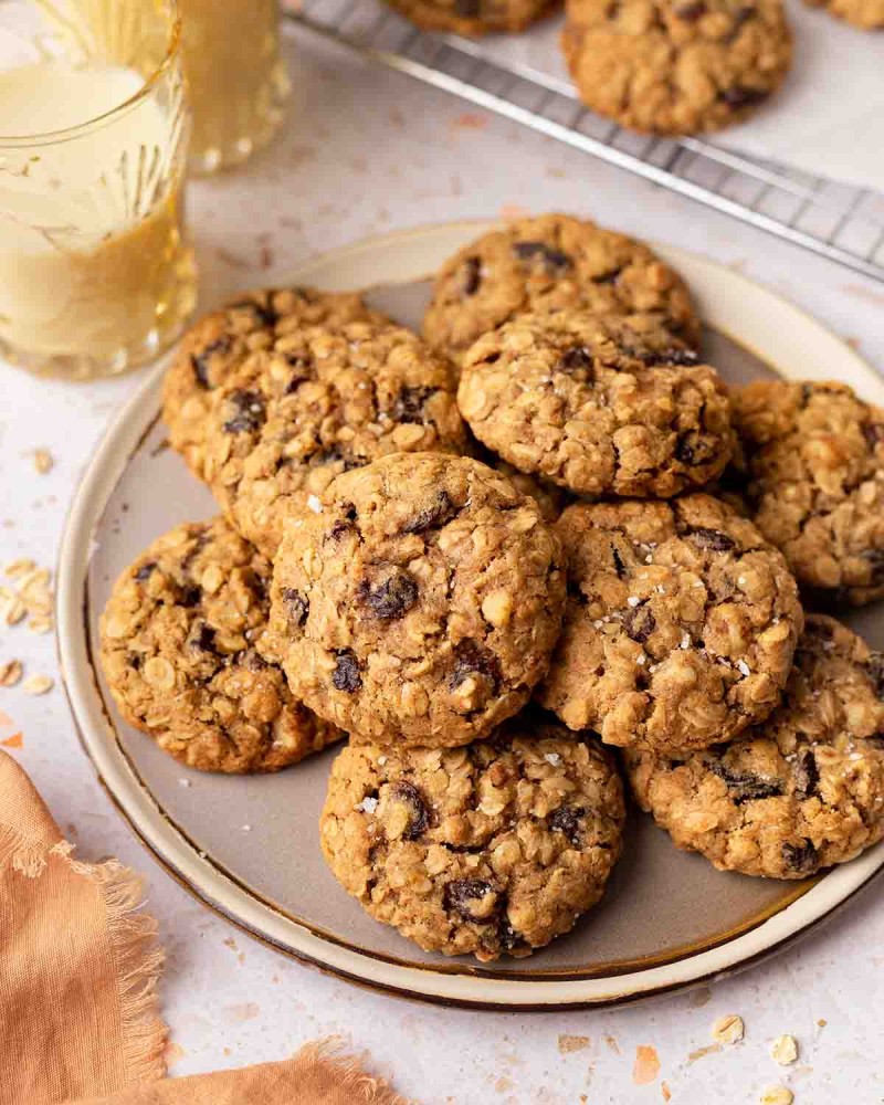 oatmeal raisin cookies