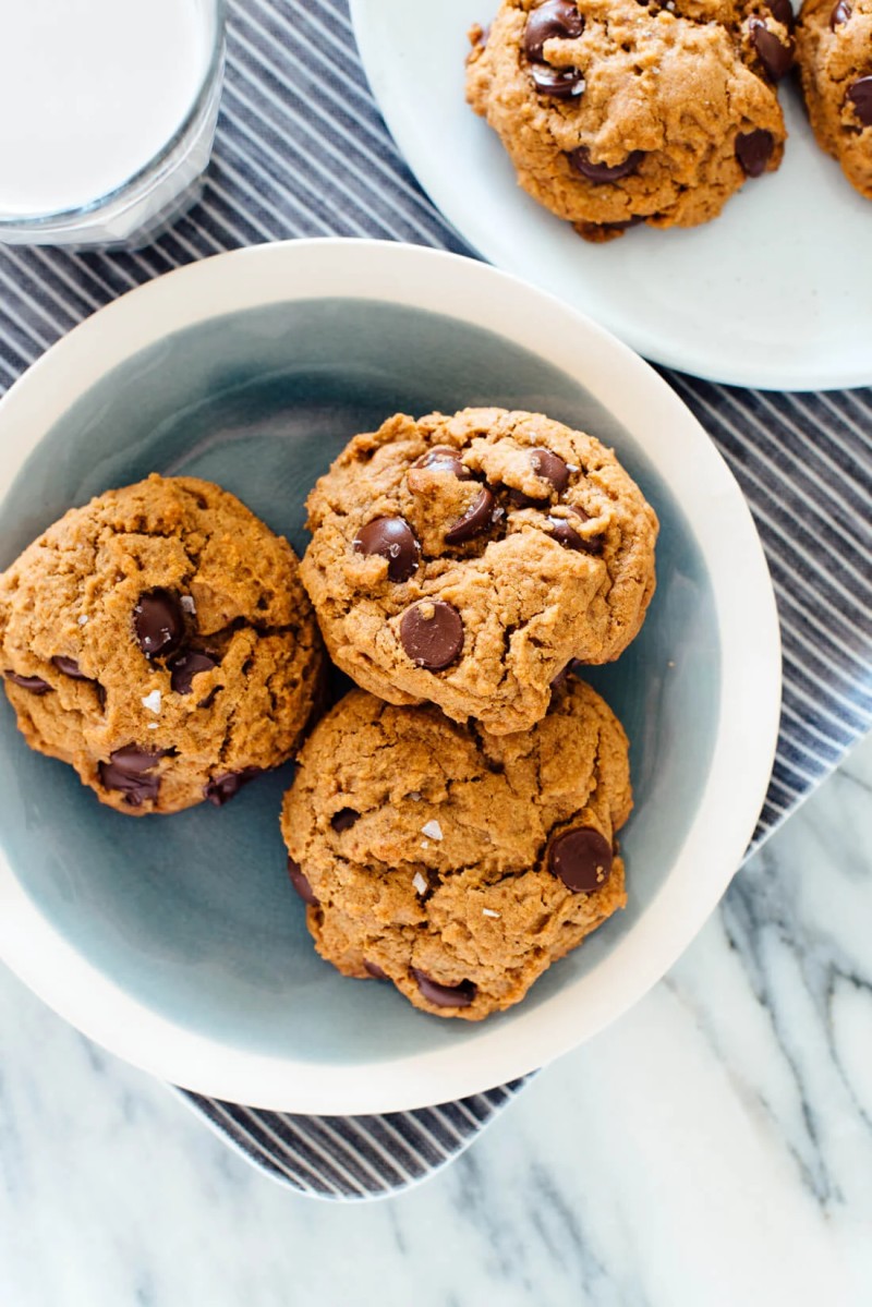 vegan chocolate chip cookies