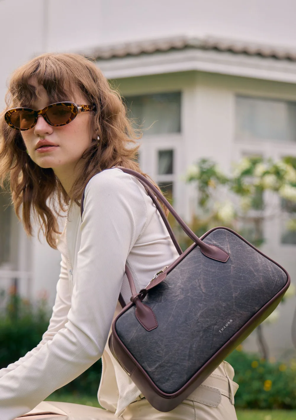 Thamon vegan handbag