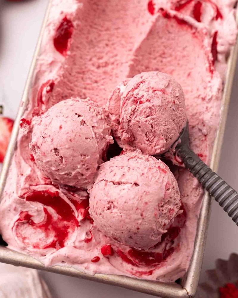 vegan strawberry ice cream