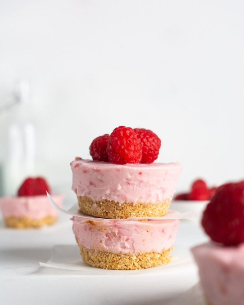 vegan raspberry cheesecake