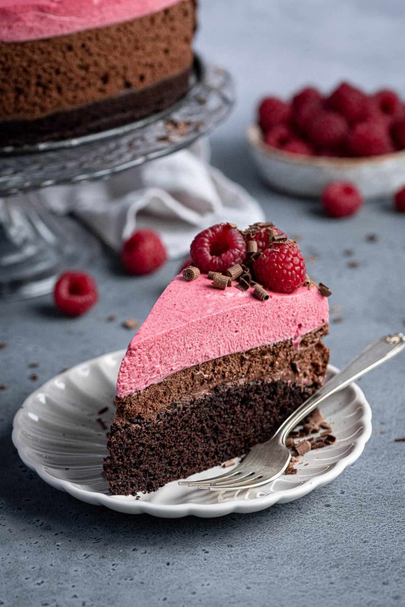 vegan raspberry mousse cake