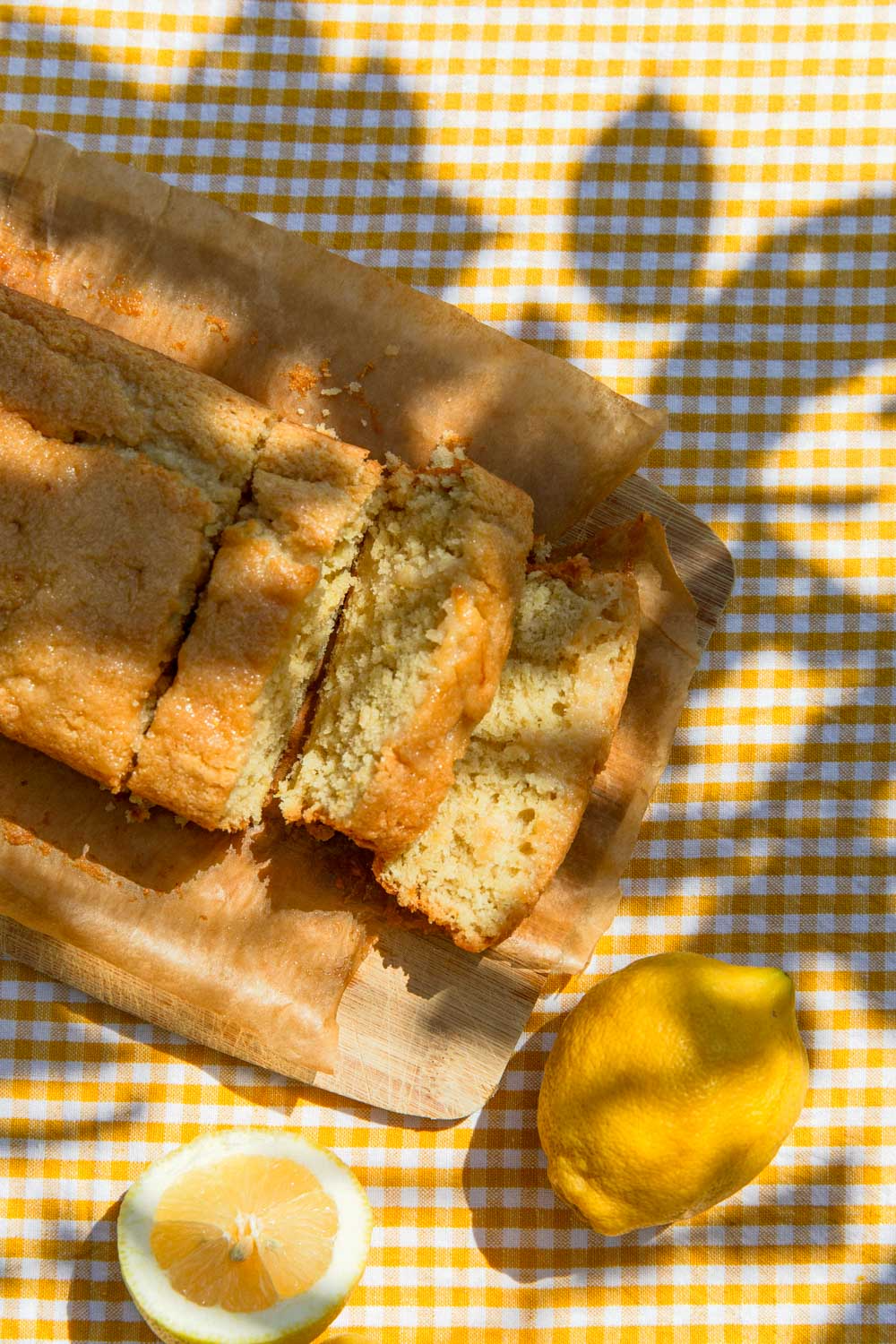 vegan lemon drizzle cake
