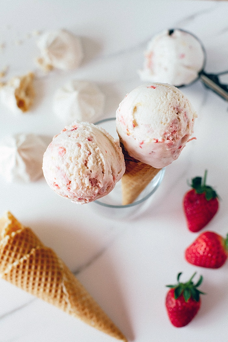 vegan Eton mess ice cream