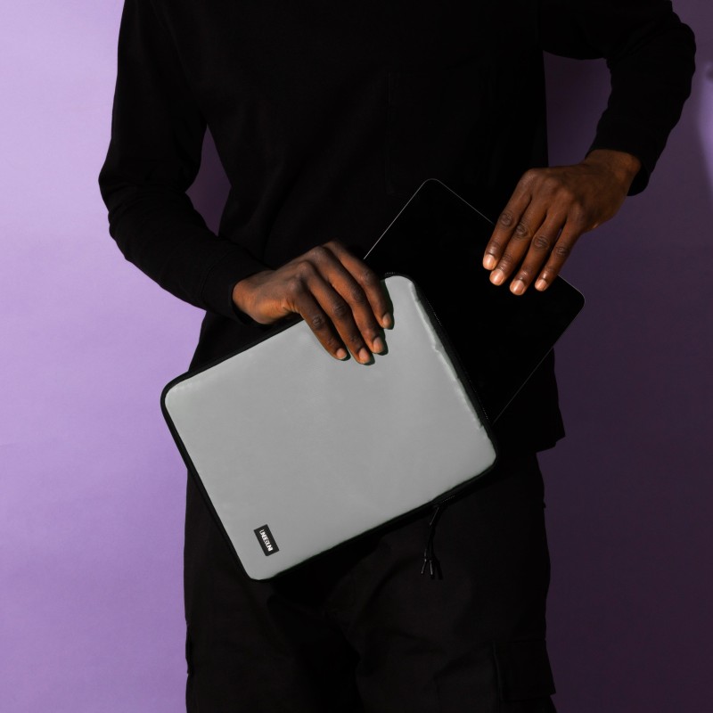Unbegun laptop sleeve