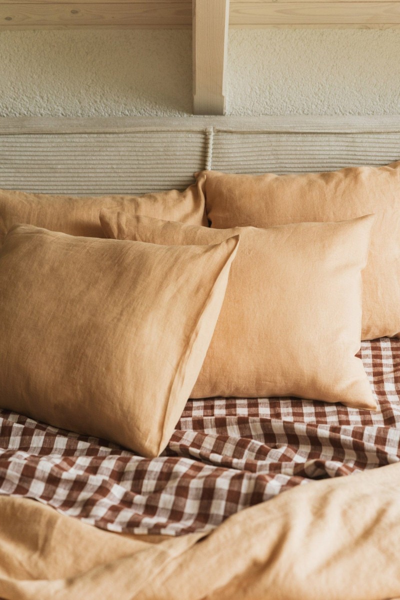Amour linen bedding