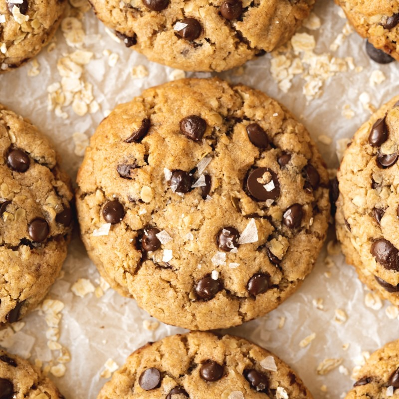 vegan oatmeal choc chip cookies