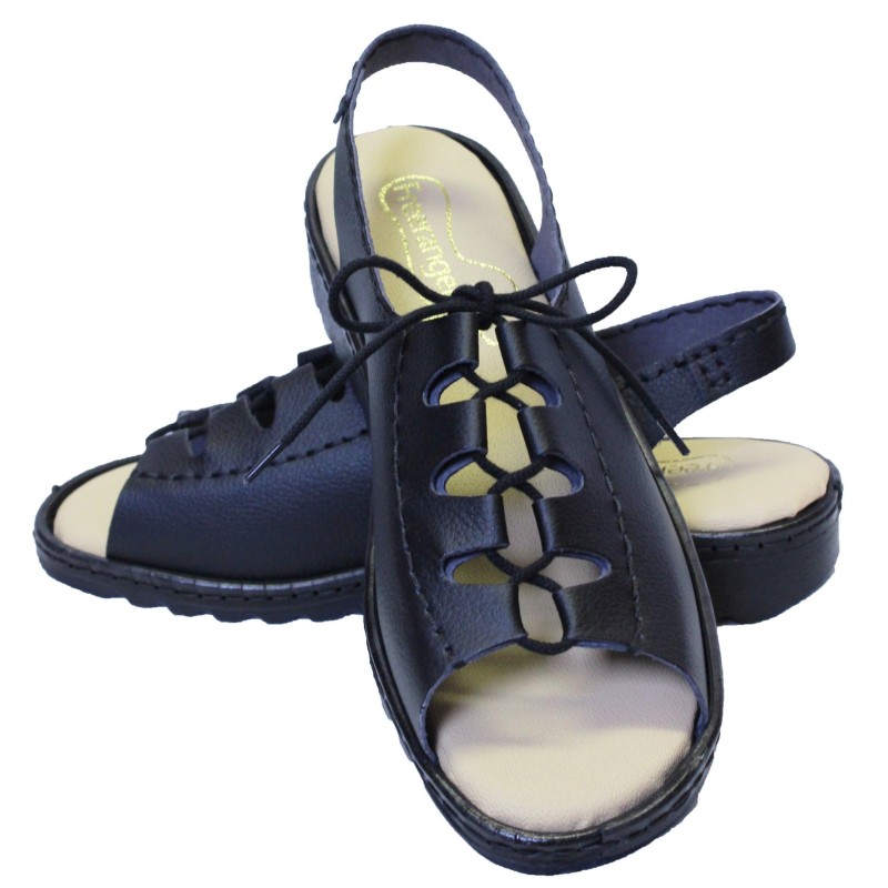 Freerangers laced sandals