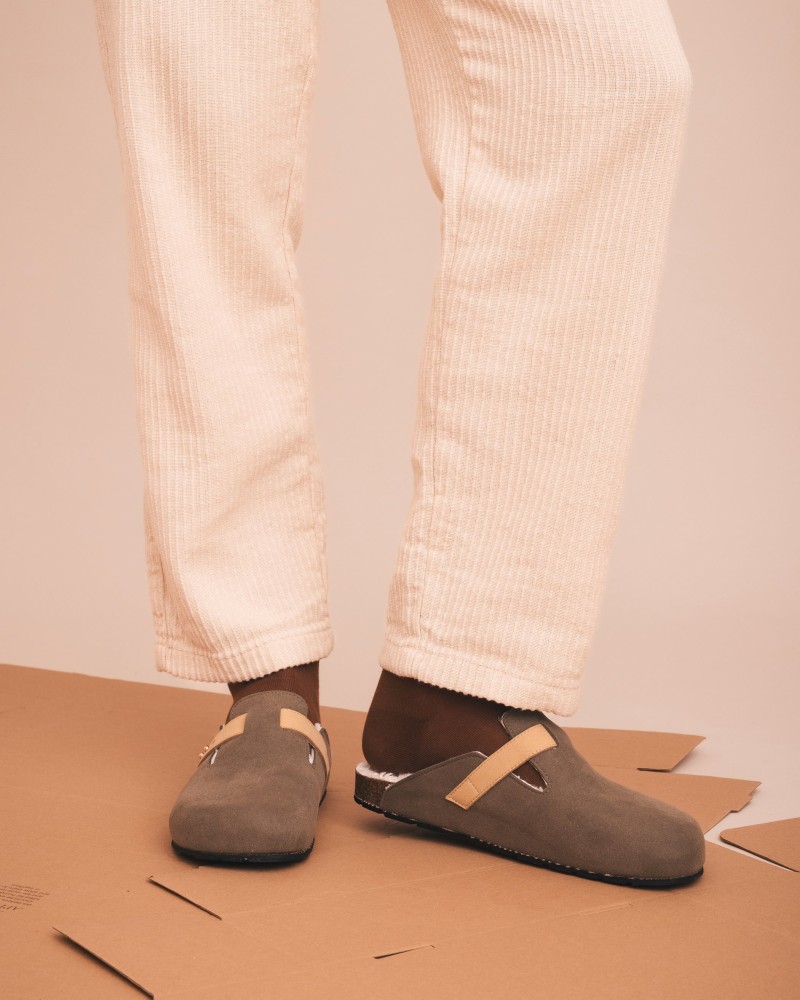 NAE vegan Levu slip ons