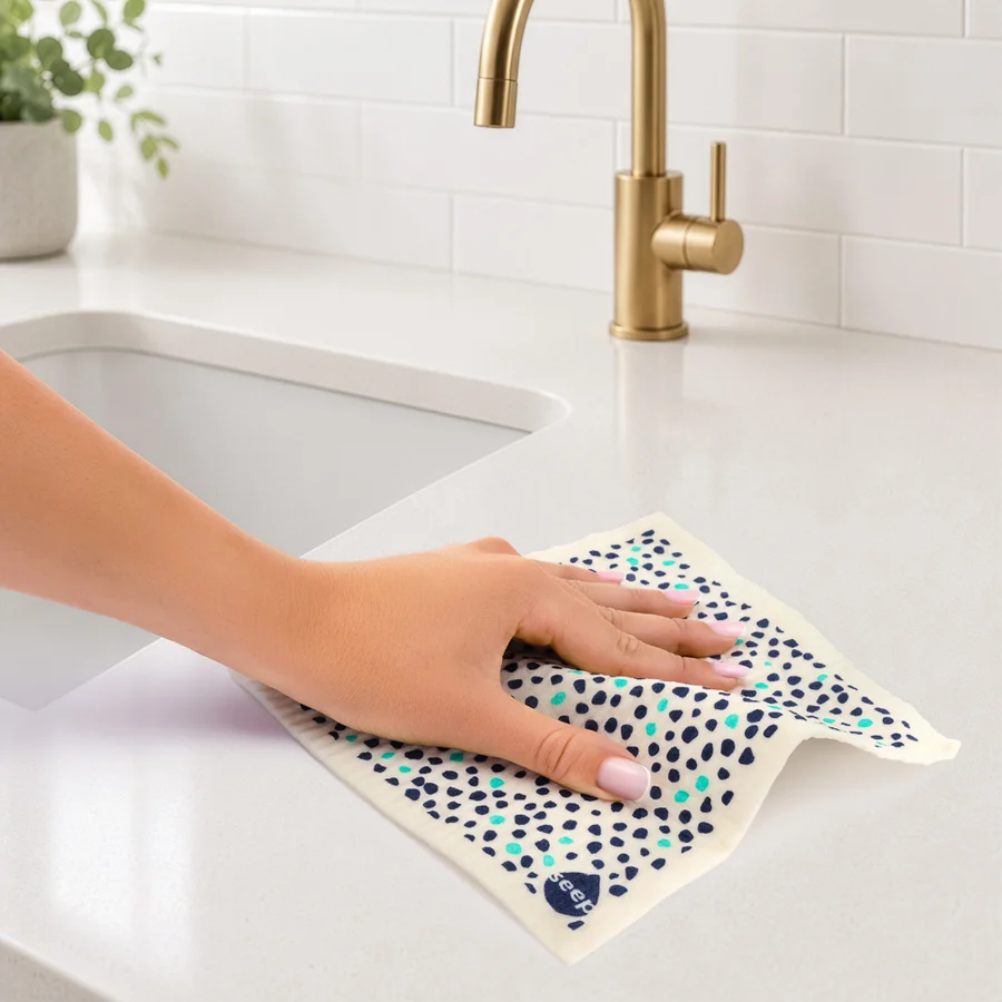 Seep cleaning cloth
